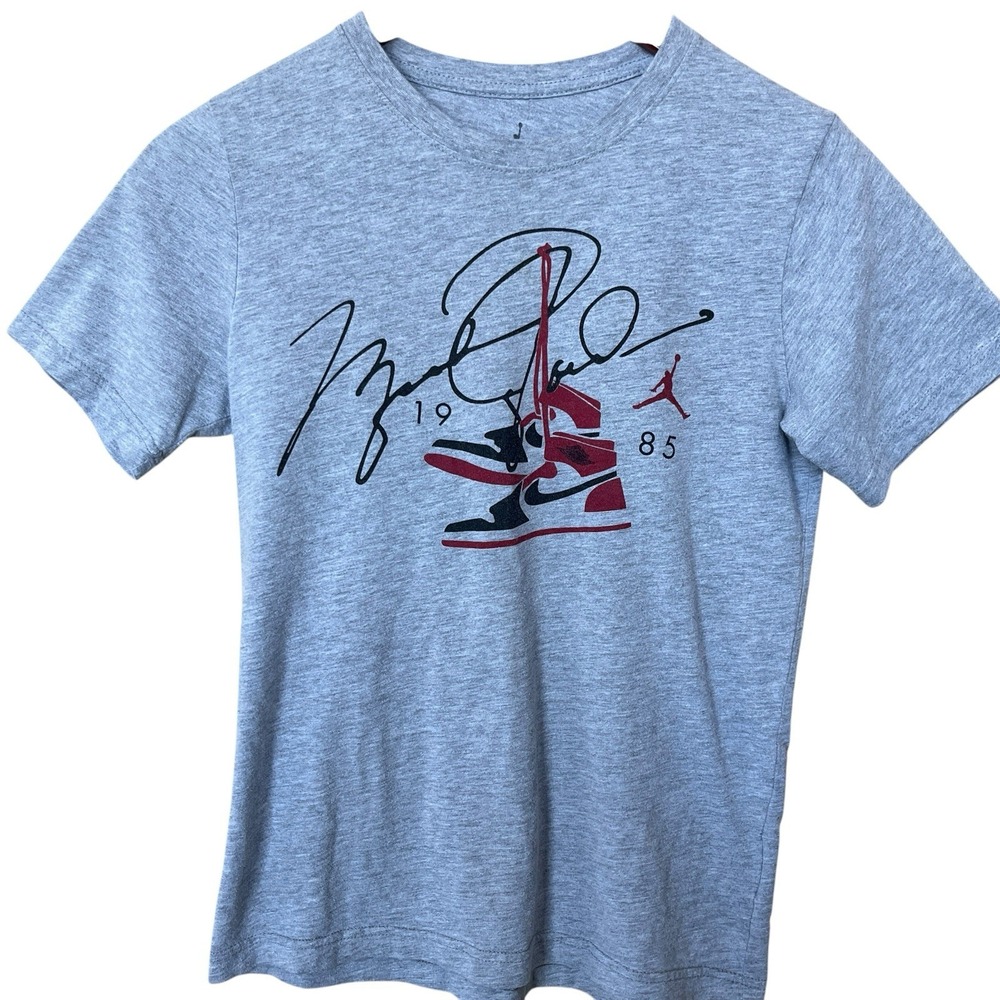 Michael Jordan Jumpman 1985 Shoes Nike T-Shirt Youth Large Gray Basketball